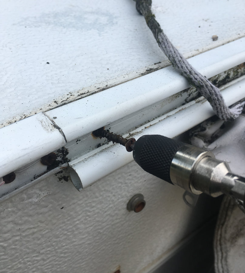 how to remove rusty screws from camper