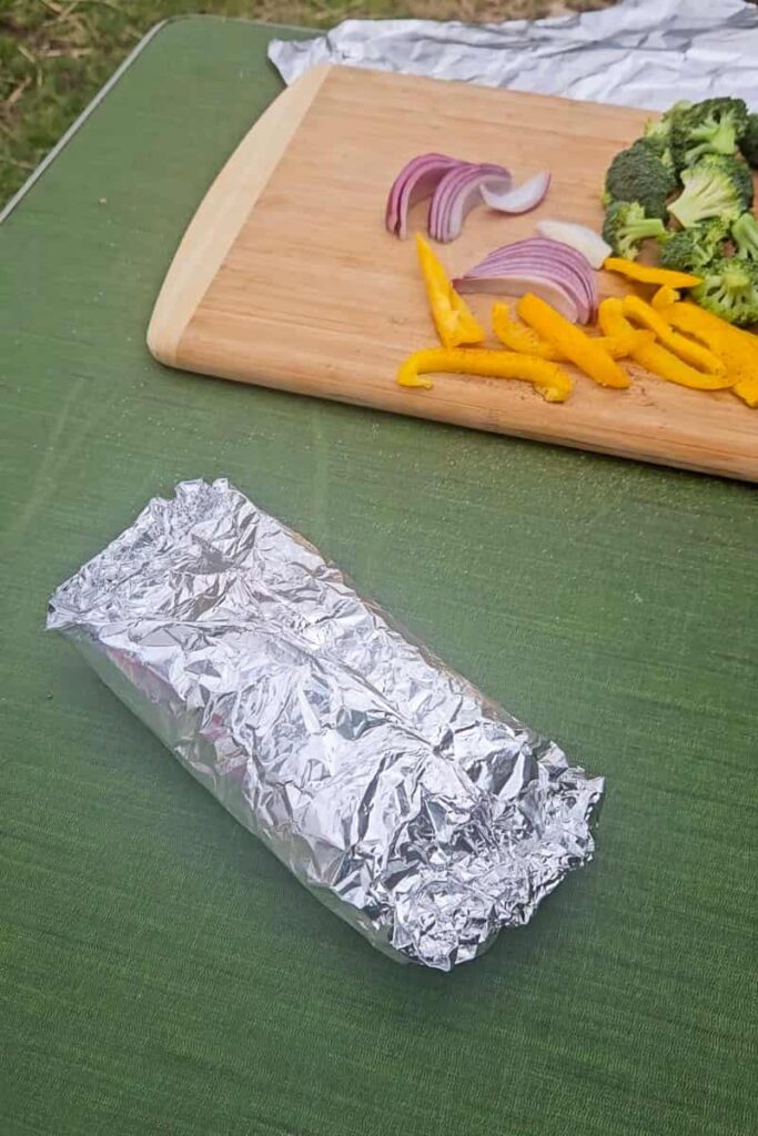 how to make a chicken foil packet dinner while camping