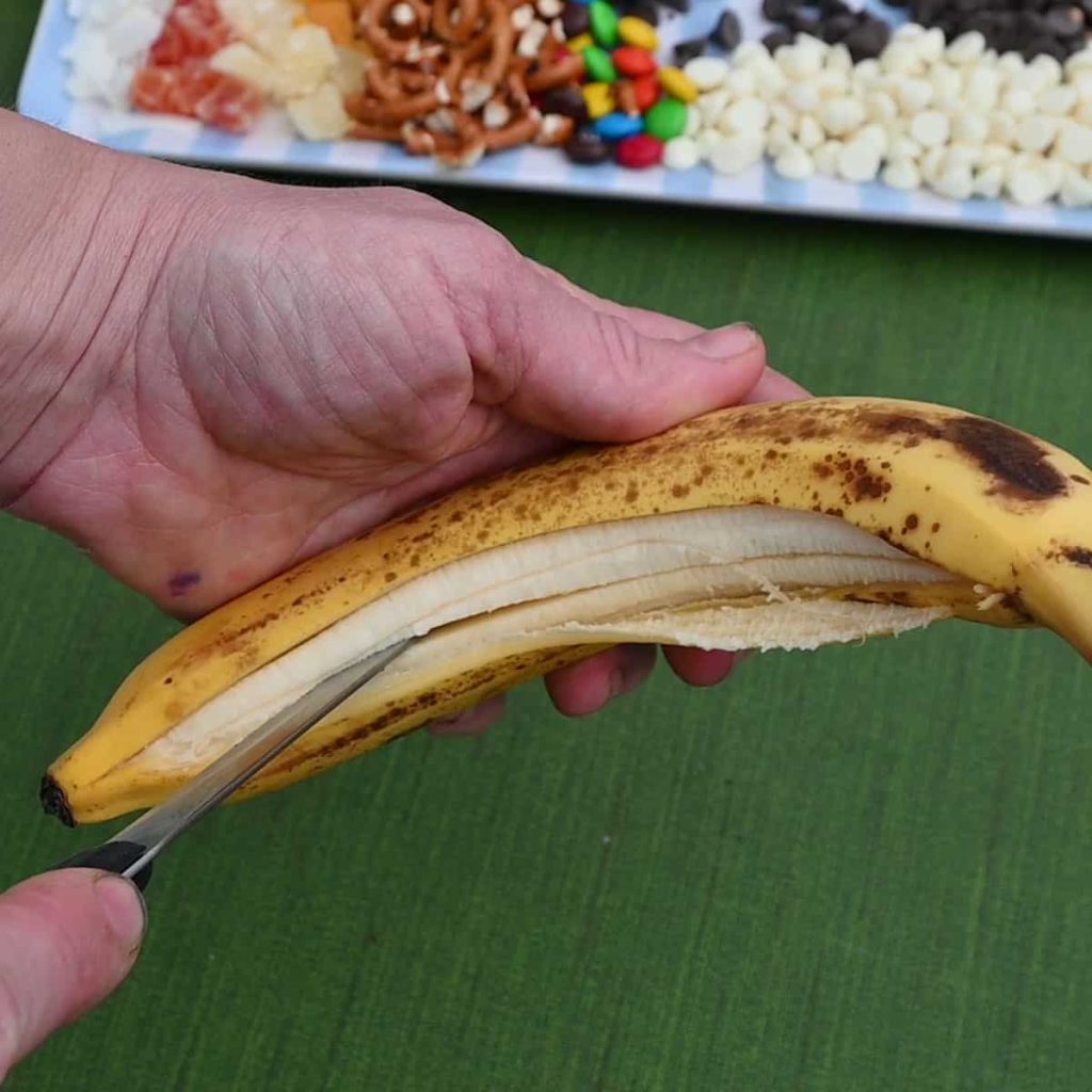 tricks to make banana boats on campfire