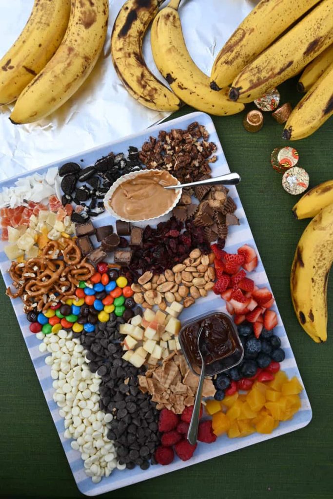 recipe ideas for banana boats with tons of topping ideas and combinations